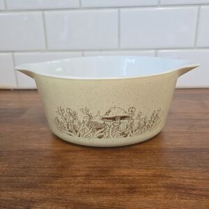 Pyrex Forest Fancies Cassorle Dish | Brown Floral Mushroom Design